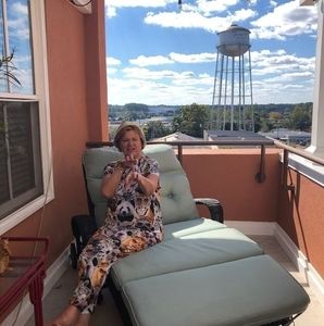 Meet your Posher, Nancy